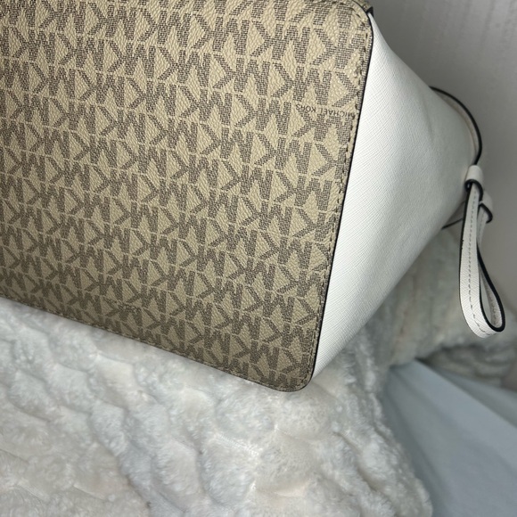 Michael Kors Gilly Miami Limited Edition Logo Tote - Picture 5 of 14